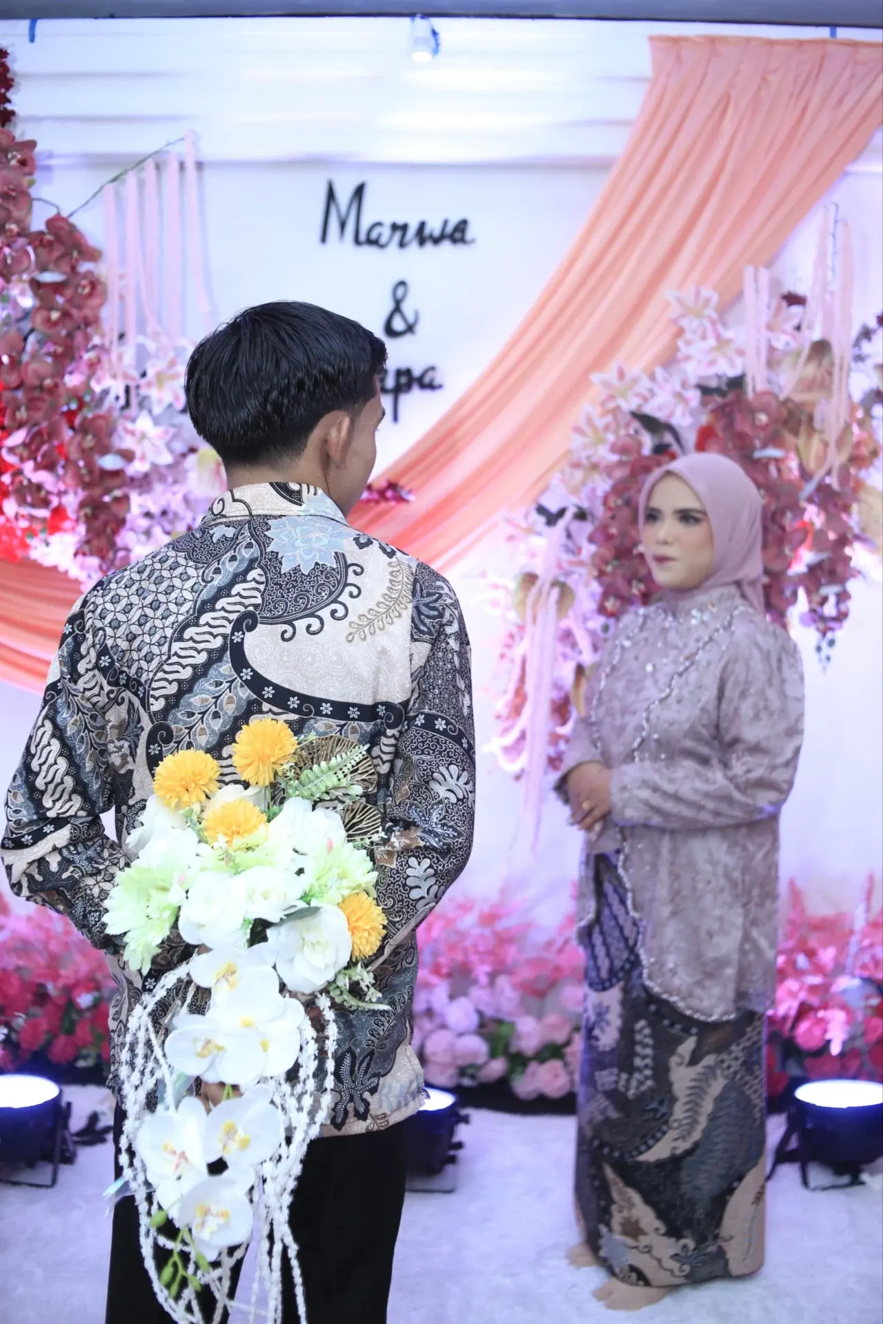 Menjalin Hubungan